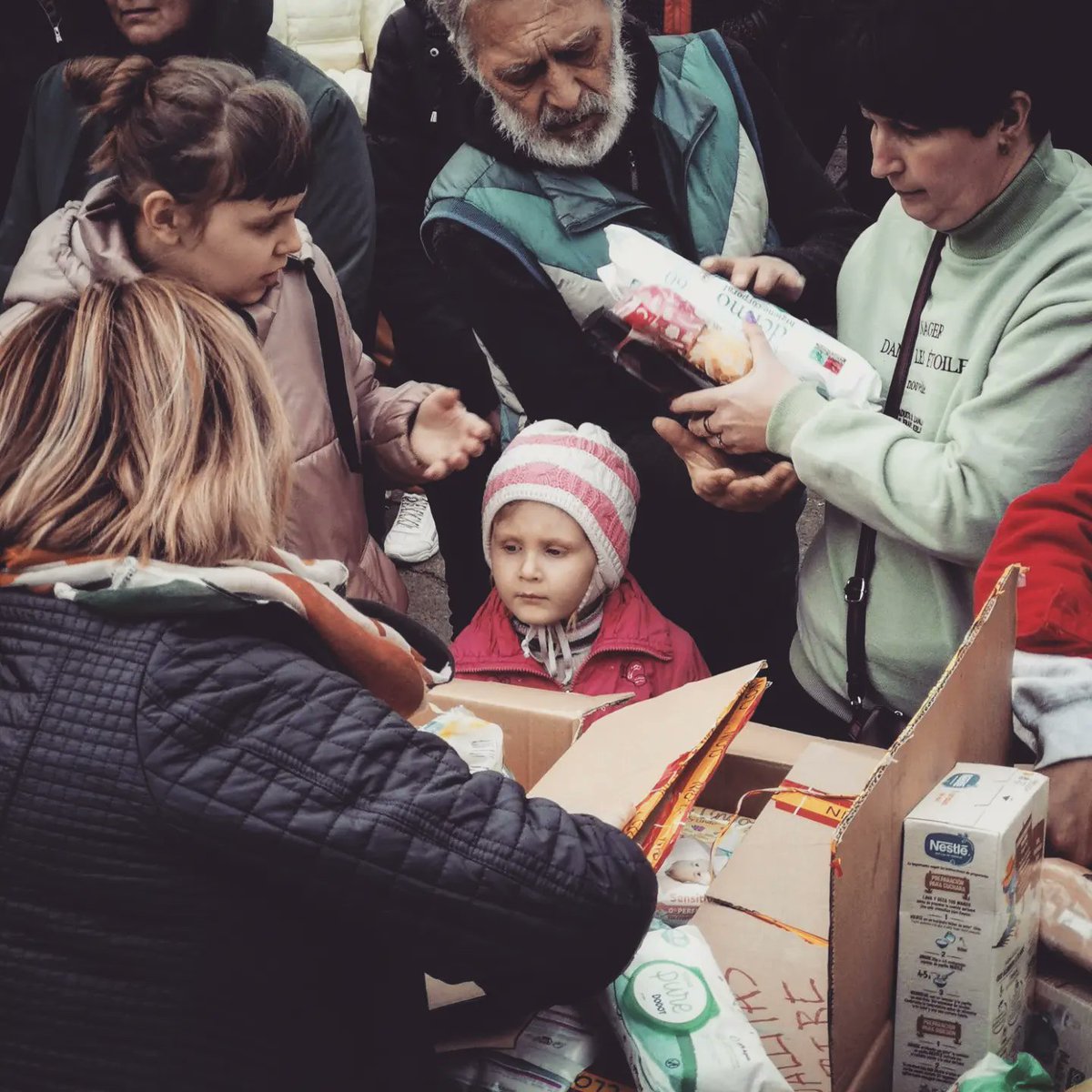 SQUAREVentures's tweet photo. "¿Por qué estamos con https://t.co/tTR2ij02sO en Moldavia? Si #Moldavia con 2,6 millones de habitantes ayuda a 350.000 refugiados es como si en #España lo hiciéramos con 6,1 millones. Siempre estamos del lado del más vulnerable" @alvarocuadrado https://t.co/91hdfGMmom