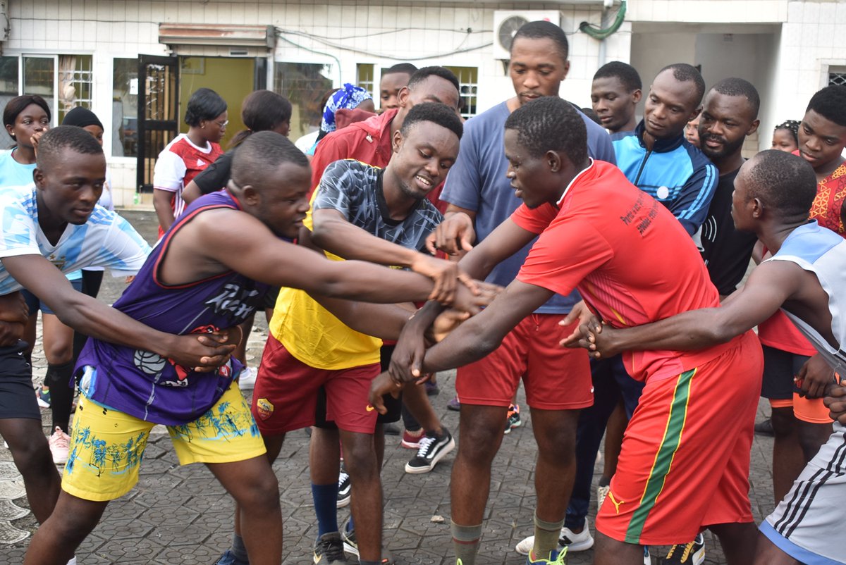 AimsCmr's tweet photo. #DidYouKnow Every wednesday afternoon, half-way in the week, @AimsCmr #AfricasEinsteins take part in a recreational sports session to bond, refuel and relieve stress.

You could be part of this family! Visit https://t.co/wtqj9ZpcQp to apply before 31 March 2022. https://t.co/37TS089D0k