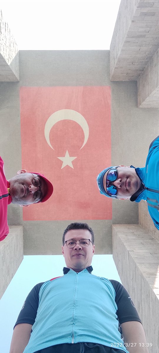 TGurubu's tweet photo. #Çanakkalegeçilmez @murat_ok_ @mstfvtnvsr  kazasız ve sakatlık olmadan bir Çanakkale turumuzu da tamamladık herkesin pedalına ve emeğine sağlık. https://t.co/nJUUYnKwbX