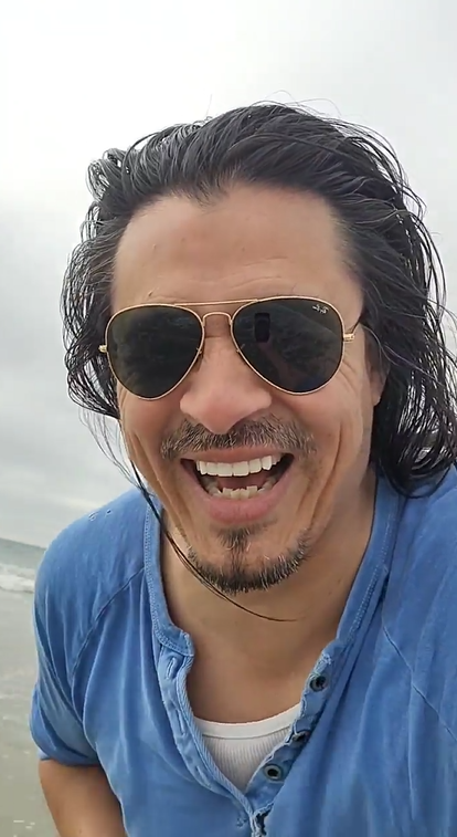 Reeree60483275's tweet photo. Good Morning,🥶🥶🥶NC. @antoniojmllo @FXNetworks @sutterink @MayansFX #BRINGBACKRIZ. #theamilewarmsmeup💕 https://t.co/kG9Se54Dns