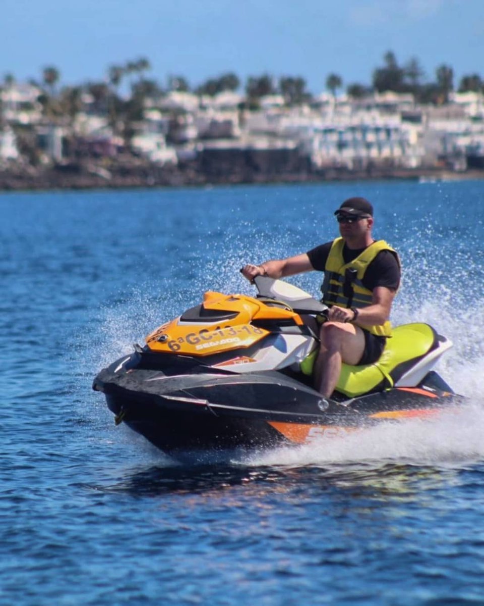 flashbac76's tweet photo. Having a lot of fun in #PuertoDelCarmen #Lanzarote
#insta #gopro #goprophotography #watersports #flyboard #paraglading #jetski #fun #adrenaline #adventuretime #funtime #travel #instatravel #onthego #AtlanticOcean #CanaryIslands #Spain https://t.co/VU6wnKAE7D