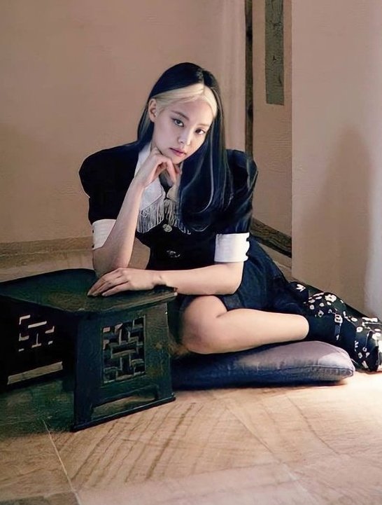 jnkmpics's tweet photo. jennie kim is insane https://t.co/UWxmJiG9R1