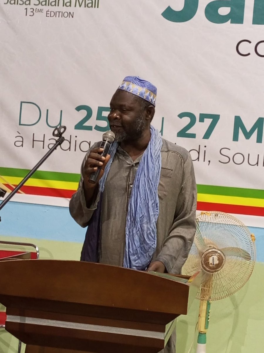 AhmadiyatinMali's tweet photo. The prayer of Tahajjud, Fajr and Dars on the 3rd day of #JalsaSalana #Mali #2022 https://t.co/HciHyTrSPH