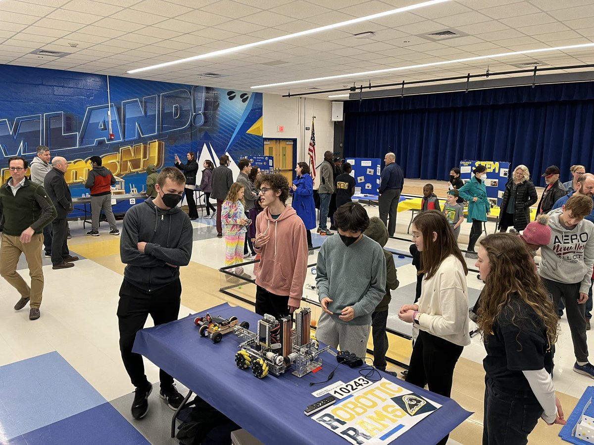 EricSmithMiddleSchoolSTEM tweet media