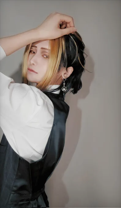 Cosplay//東リベ/スーツ色捏造

15→27 羽宮一虎 