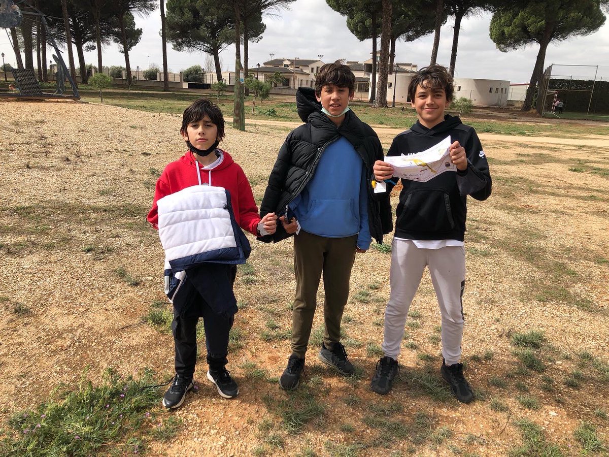 Enpetrol2016's tweet photo. Alumnos de nuestro Centro han participado en la carrera de Orientación de Deporte Escolar, en Arenales de san Gregorio junto a otros centros de la provincia.

Bonita experiencia para ellos disfrutando de la naturaleza, el deporte y de los amigos.
#proyectoescolarsaludable https://t.co/7oCmHPX1e4