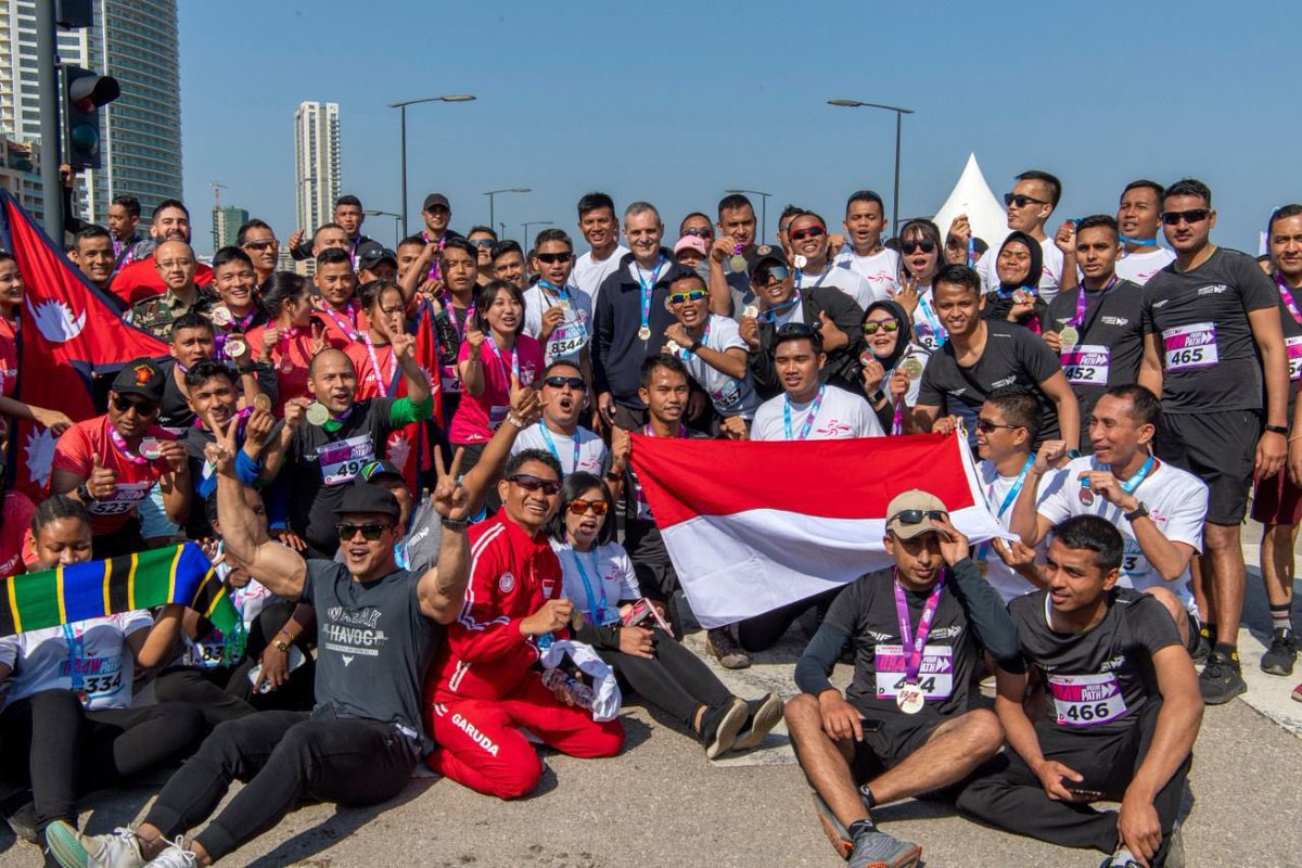 aroldo_lazaro's tweet photo. I was pleased to participate in the Women’s Race #Beirut along with over 200 @UNIFIL_ military and civilian peacekeepers. Promoting gender parity &amp; empowering women are critical factors in preserving security &amp; stability in south #Lebanon. #UNSCR1325
#beirutmarathon
#drawyourpath https://t.co/HYufPYizZO