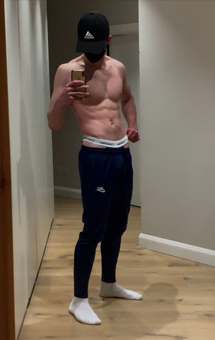 Don’t use me as fashion sense inspiration ?

OF link in bio.

#onlyfans #horny #sext #gay #twink #nsfwtwt