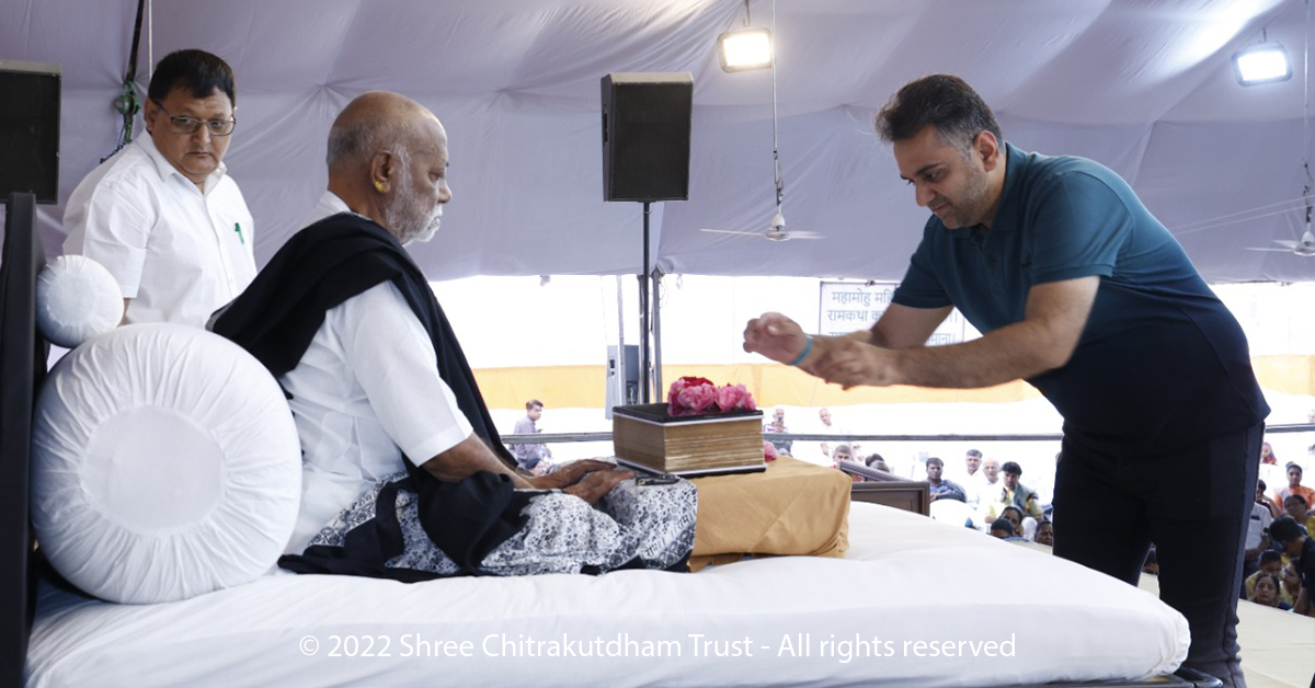 MorariBapu_'s tweet photo. || Manas Ram Katha || 

|| मानस राम कथा || 

Manas Ram Katha - DAY 9
#Dholavira Bhachau, #Kutch
19/03/2022 - 27/03/2022 

© 2022 Shree Chitrakutdham Trust - All rights reserved

#MorariBapu #truth #love #compassion #faith #Ramkatha #UNESCOWorldHeritageSite https://t.co/Bnwc2gGAcW