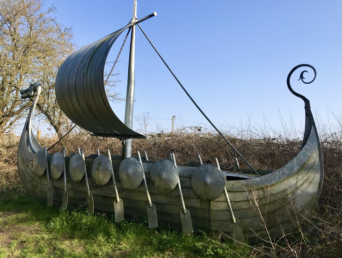 JustMeandLilley's tweet photo. Not all of us are #Mums or have Mums so me and Lilley decided to walk part of the #Lincolnshire #SpaTrail to the old Martin #RailwayBridge. A poster tells of the navvies building it,1845.The #AlnwickForge iron sculpture shows a Dragonship.Vikings invaded our marshes circa AD845 https://t.co/YWrmz9HOmi