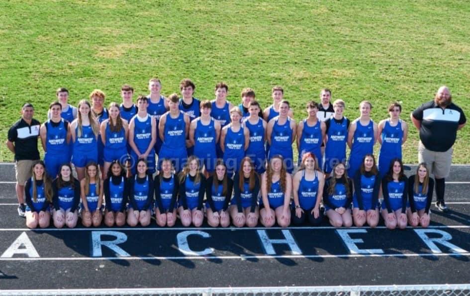 AntwerpArcherTF's tweet photo. Excited for this group to finally have that hard work pay off from practice with a couple meets this week! Tuesday at Edgerton and Thursday’s home meet! Come on out and show your support! #meettime #startofagoodyear https://t.co/VC8LU5aE7S