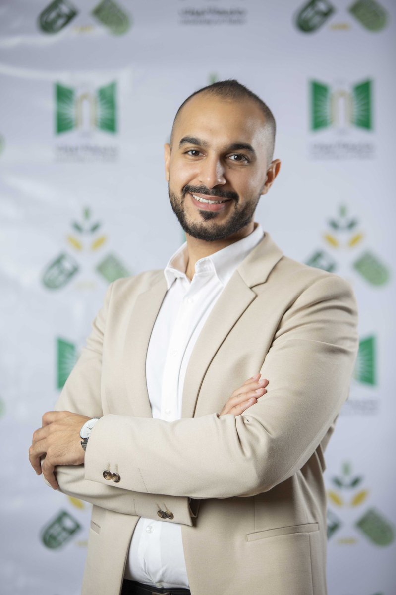 MutazQashlan's tweet photo. عادت عوايدنا🎙
عدنا للتقديم بعد انقطاع دام حول السنتين..
مع مجموعة مبدعة ملهمة و لطيفة عالقلب جدًا، زادوا محبتي لتبوك وناسها💙

٢٦ مارش؛ يوم اسعدني جدًا وضاف لي علاقات وطاقة بتستمر تسعدني كثير بإذن الله✨

شكرًا على جمال تنظيمكم كلية الصيدلة بجامعة تبوك واستقبالكم الرّحِب!
#APGG https://t.co/U0sK450qeQ