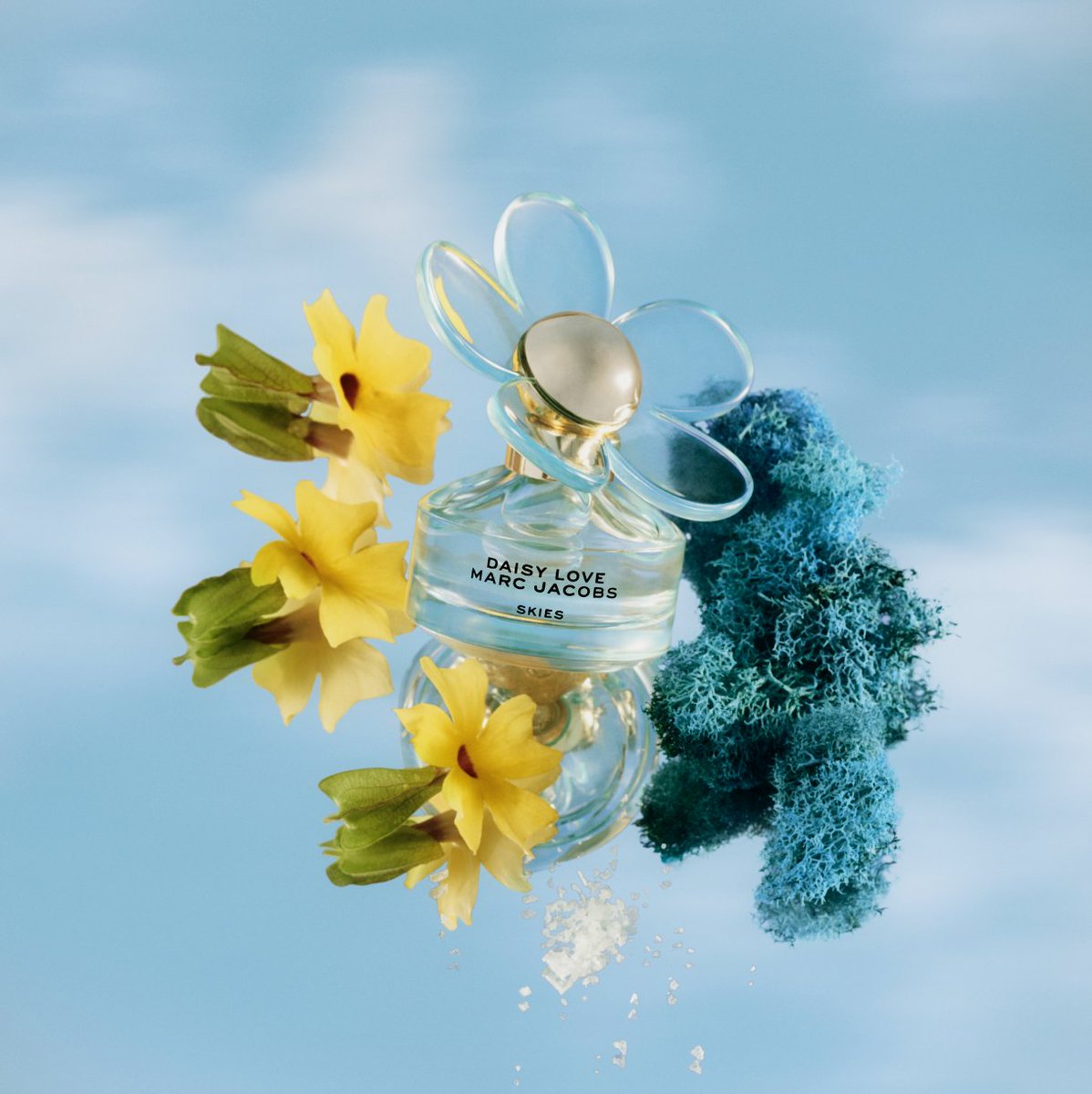 FOLLOW, LIKE &amp; RT TO WIN! 🌼 Win a bottle of Daisy Love Marc Jacobs Skies, where yellow ambrette flower, blue crystal moss and blonde woods create a seasonal twist on the classic Daisy fragrance!
try! (Competition ends 06/04/22, UK only, winner will be contacted via DM!)