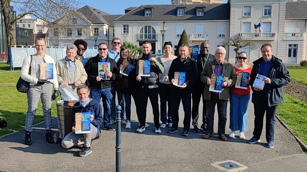 LRcirco7710's tweet photo. Ce matin, distribution du programme de @vpecresse sur le marché de Chelles. 

L’occasion d’échanges sur les propositions notamment sur le pouvoir d’achat et la sécurité. 

Le 10 et 24 avril, faites le choix du courage, #Pecresse2022 https://t.co/5RCmLDHsku