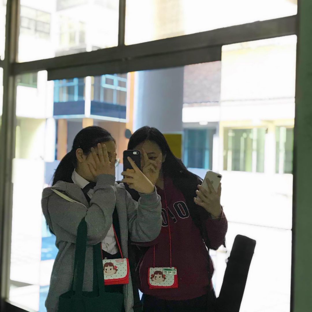 taerimd's tweet photo. With my friend wearing coin purse 🥰

https://t.co/dzmrBGrF6E

#이태림 https://t.co/YPOIrlxrb4