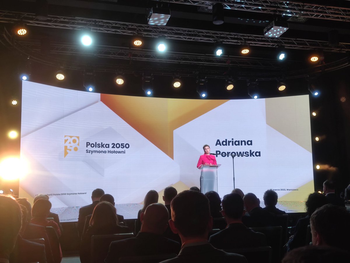 AjDowejko's tweet photo. "Mieszkanie jest prawem każdego człowieka, a nie towarem" @PorowskaAdriana https://t.co/Jg2E3sEKFj