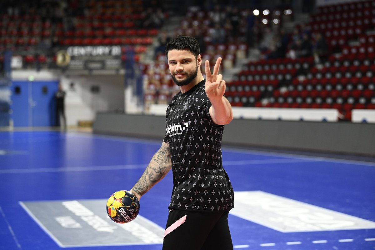 Combien de likes et de RT pour le retour de <a href="/PrandiElohim/">Elohim Prandi</a> ???? 😃 #NANPSG