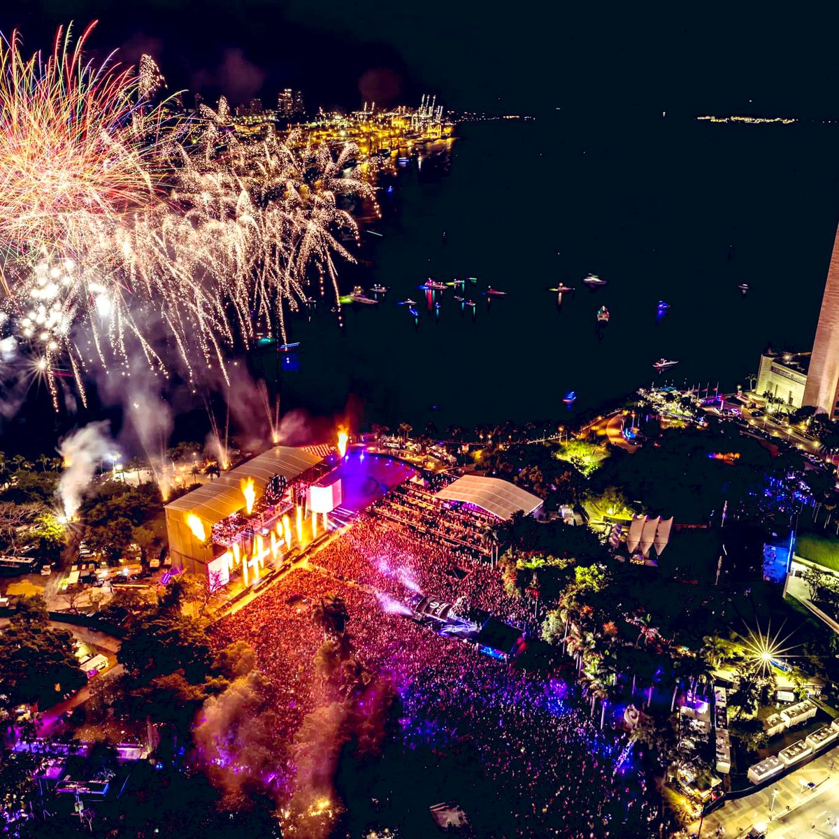 EDMsounds's tweet photo. ULTRA 2022 🌇🎆 https://t.co/mg5r6h6v9T