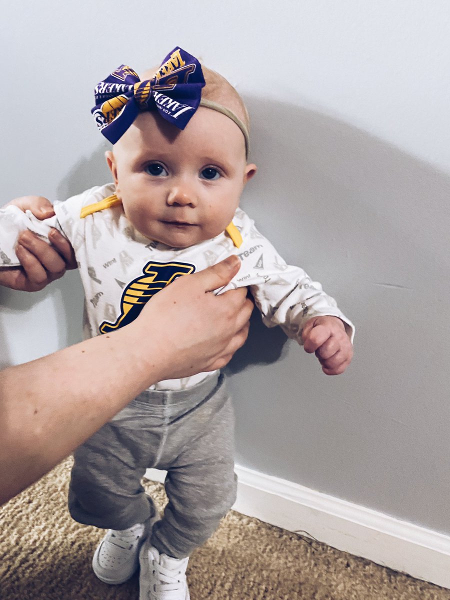 RespectSMGomez's tweet photo. I can’t deal with how cute my baby is. Especially when she smiles. 🥺😍😭 https://t.co/lgrCnzQiz2