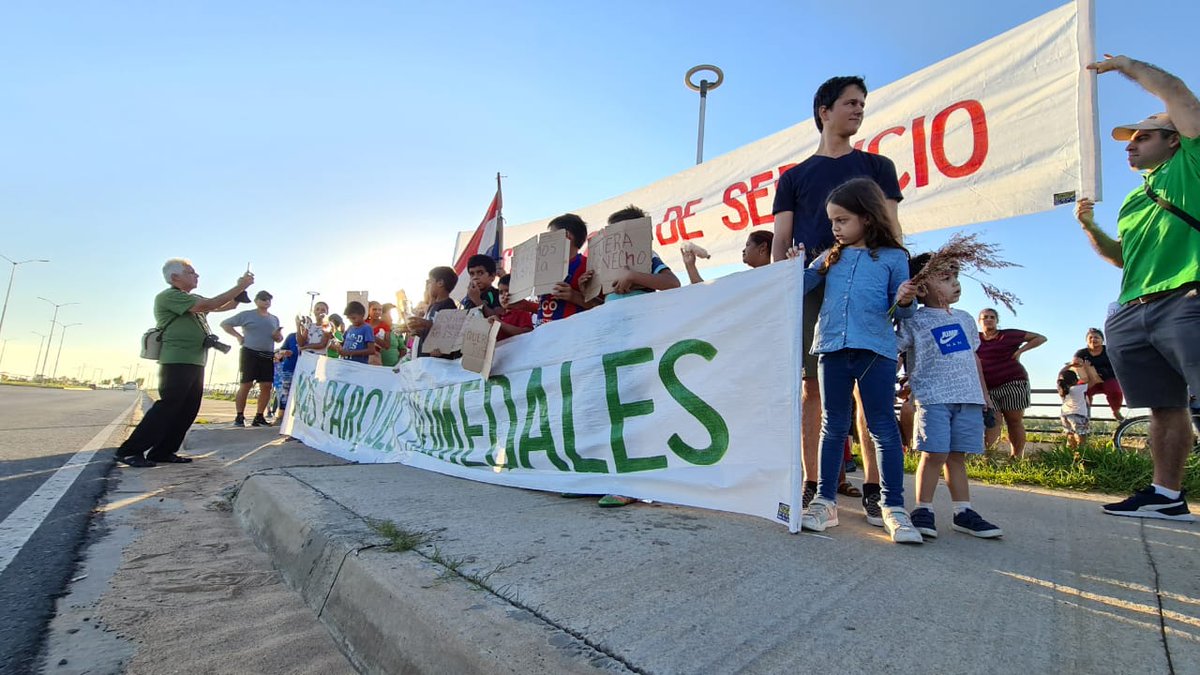 Queremos parques y humedales en la Costanera, no estaciones de servicio! <a href="/AsuncionMuni/">Municipalidad de Asunción</a> <a href="/mambiente_py/">Ministerio del Ambiente y Desarrollo Sostenible Py</a> no les vamos a permitir que sigan con este despropósito, destruir la naturaleza no es progreso!