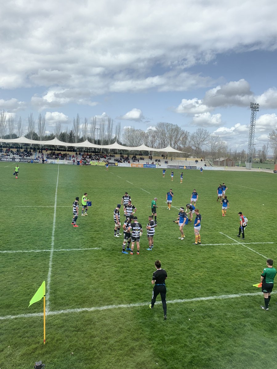 Valla_Deportes's tweet photo. Derrota dolorosa del Salvador que cae por 12-17, y pudo conseguir la victoria en la última jugada. El factor positivo el haber conseguido el bonus defensivo que le permite seguir siendo líder. 🏉 https://t.co/y6s3saXuzG