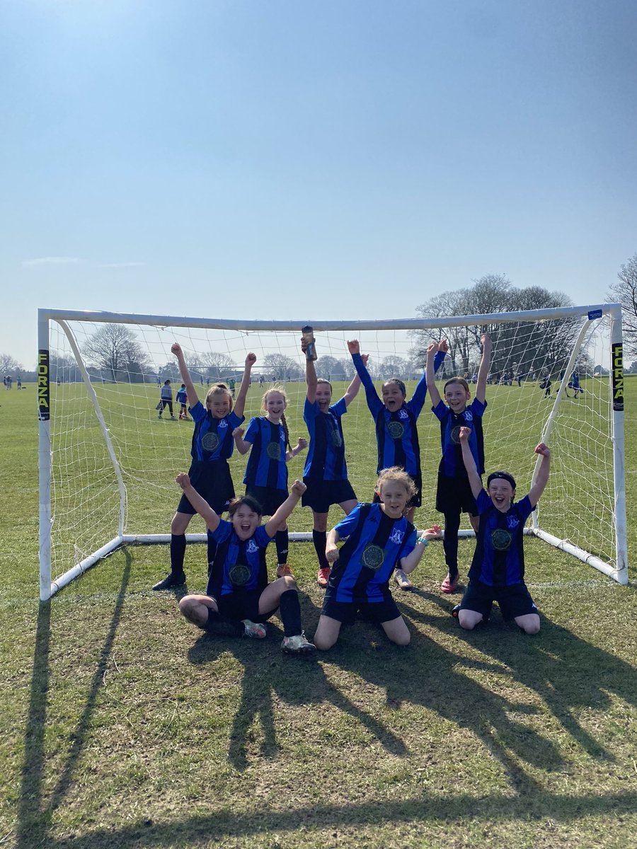 LCJ_girls's tweet photo. Amazing achievement by the U10’s getting to the final of the shield. Bring on the final #girlsfootball #finals #thisgirlcan @LeedsCityJnrs https://t.co/1vKprzRQg2