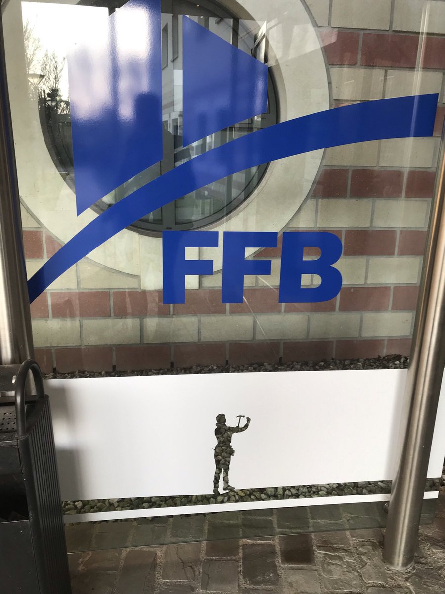 Ready4Digital's tweet photo. @Ready4Digital et @PhilippeWeppe  avec  @ESJDBatiment en transfert de connaissance et formation #Digital et #securite en évolution digitale du bâtiment pour la promotion @FFBNormandie .merci à tous . @OSalleron @marieangeramos1 
@FFBatiment https://t.co/LipLjrXO12