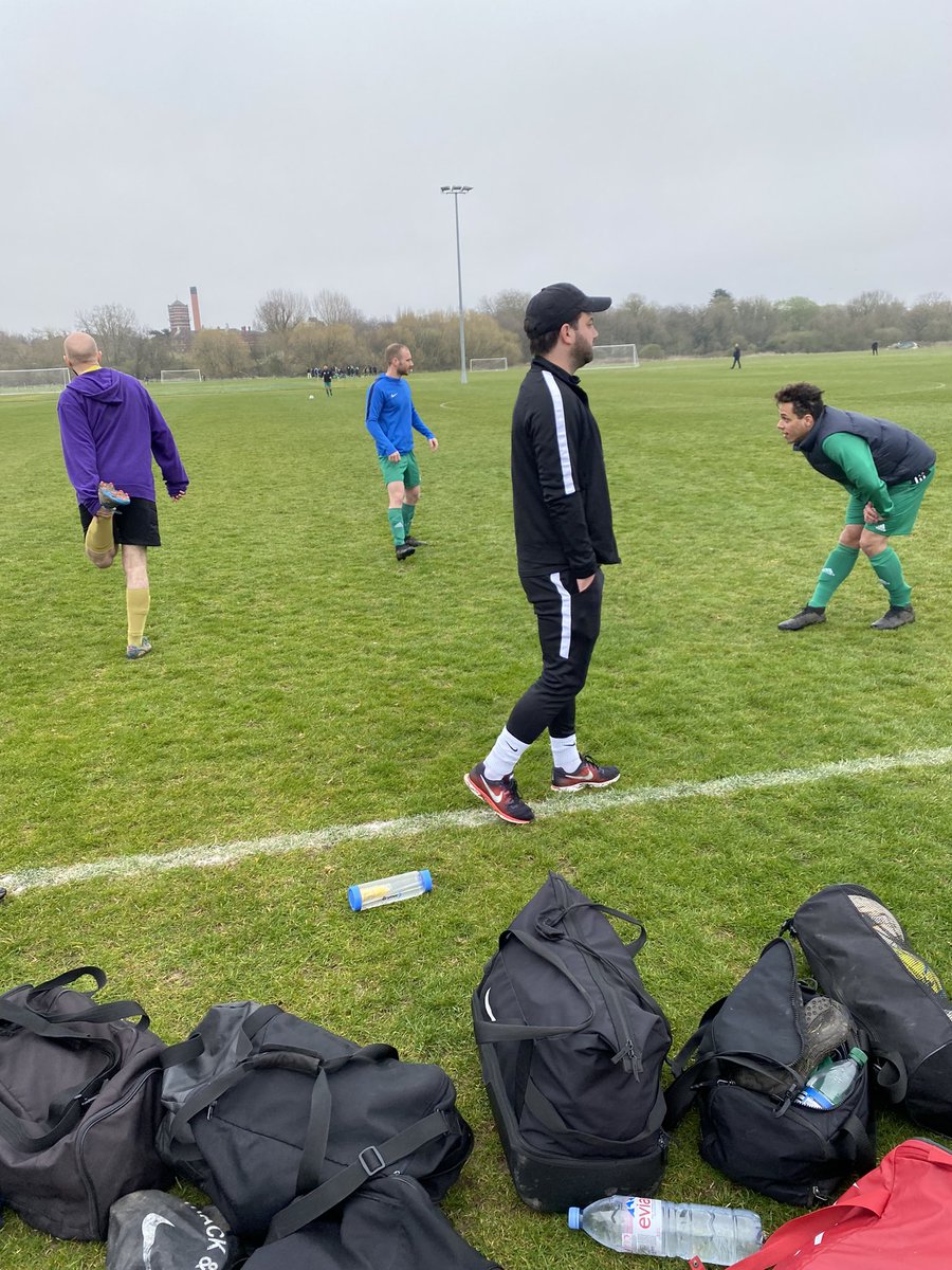 Frustrating game today as individual errors and poor spells cost us against a good <a href="/Zone_4_FC/">@Zone 4 FC</a> side.

The hosts were clinical in the final third and just about edged it despite a late surge on their goal.

One of them days.

#UpTheOak
🌳