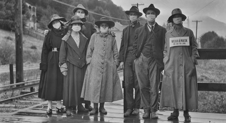 DesignAcme's tweet image. La histeria de C0v1d es una narrativa que solo aparece una vez en un siglo, y los agitadores de frascos no podían dejar que esta crisis fabricada se desperdiciara. Todavía lo están ordeñando por todo lo que pueden, como advierte F4uci sobre variantes y cualquier otro galimatías