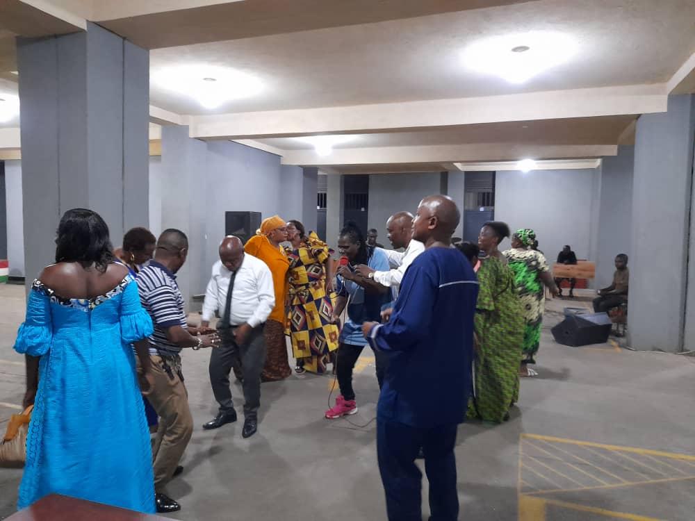 le_sangwe's tweet photo. Inyuma Yivyo bukorwa habaye kwifurizanya umwaka mushasha wa2022 @MpuhaFabien1 @MairieBuja @nancymutoni @willynyamitwe @BNdikumagenge https://t.co/1f0RLoZFy9