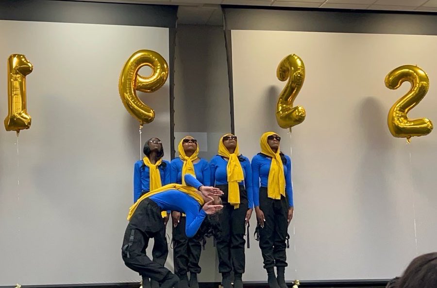 ittybittyarrii's tweet photo. It takes a REAL woman to be a Σigma Gamma Rho💙💛! It’s been a long time coming, but I would do it all over again in a heartbeat. Now and FOREVER I will be know as the deuce with ALL the juice (Golden InquiΣition✨) .

#D2UCECLUB
#SPR22 https://t.co/MtGVvx4hHe