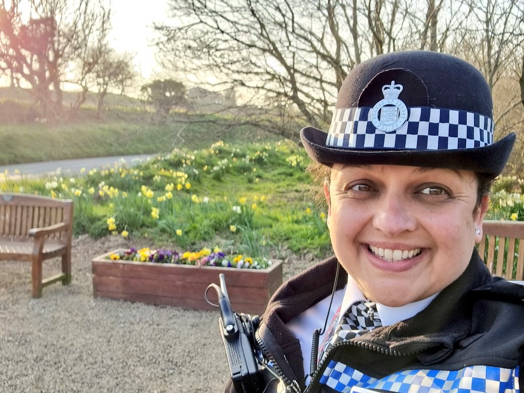 St John's Community Police Officer tweet media