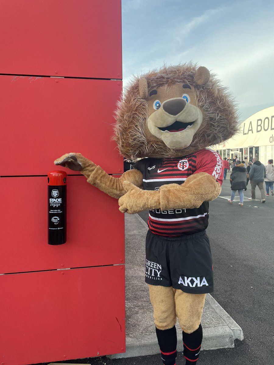 StadeToulousain's tweet photo. Pour un stade plus propre 👉 @EcoMegot 

#STLOU https://t.co/DQlObyt1Qx