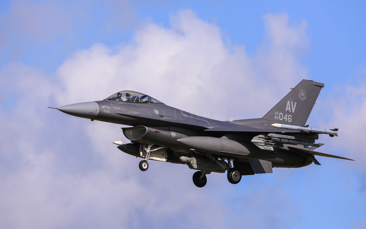 CJFPhotos's tweet photo. Aviano AFB F-16 @48FighterWing @48thFighter @AirAviano @AirForceMag @AirForceMag @AIR_Intl @NATO_AIRCOM @LockheedMartin @CanonUKandIE @USAF_ACC @Combat_Journal @AFMonthly @PhotographyWeek @GettyImages @usafmonitor @DPhotographer @DCamMag @PhotoPlusMag #avianoafb #f16 #haveglass https://t.co/veiSOnoCTW