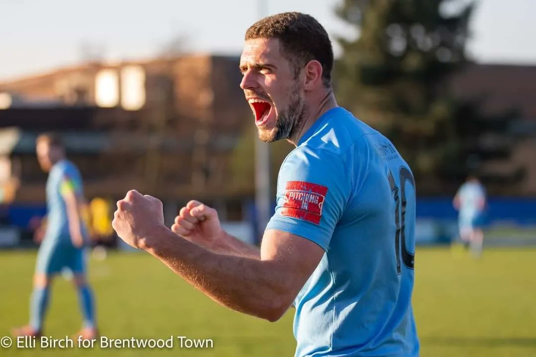 Fortheluvofcake's tweet photo. Great support  and a win for the Blues on Non-League Day 💙 @BrentwoodTownFC v @WithamTown FT:3-2 https://t.co/eU3owMONe6