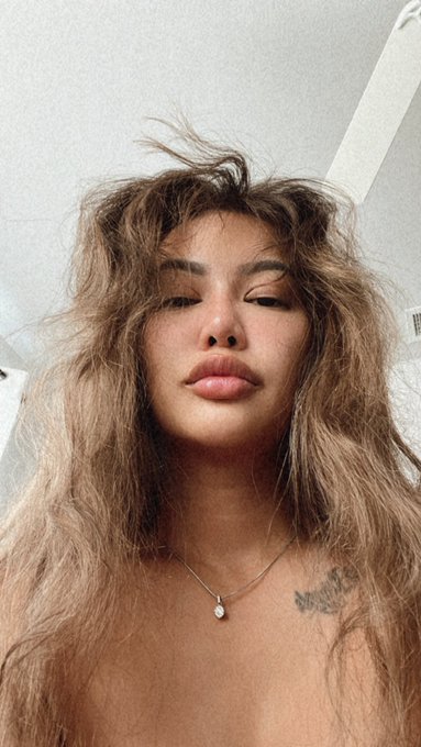 Watch Ashley Vee 🇵🇭's leaked NSFW photo on TwXstars