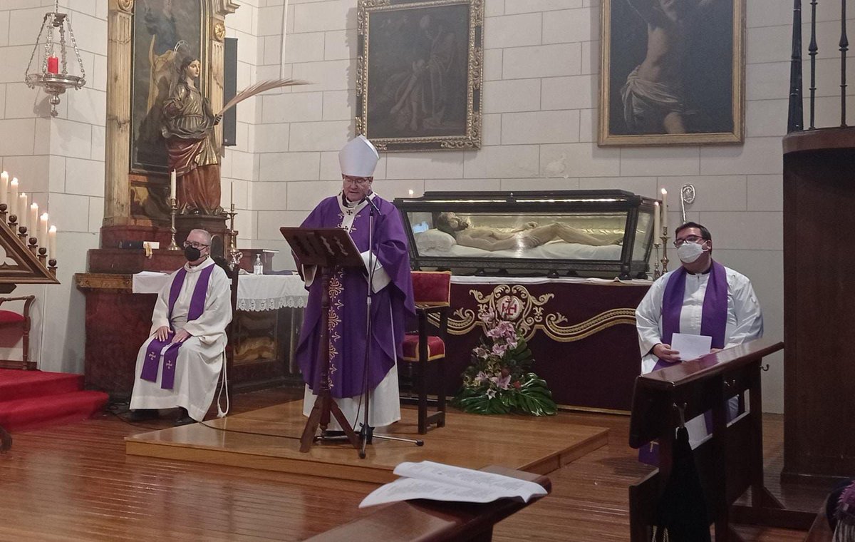 architoledo's tweet photo. Visita pastoral del @Obispofcerro en la tarde de hoy a la parroquia @mozarabeStJust #IVDomingodeCuaresma https://t.co/HKjmGsFJ4v