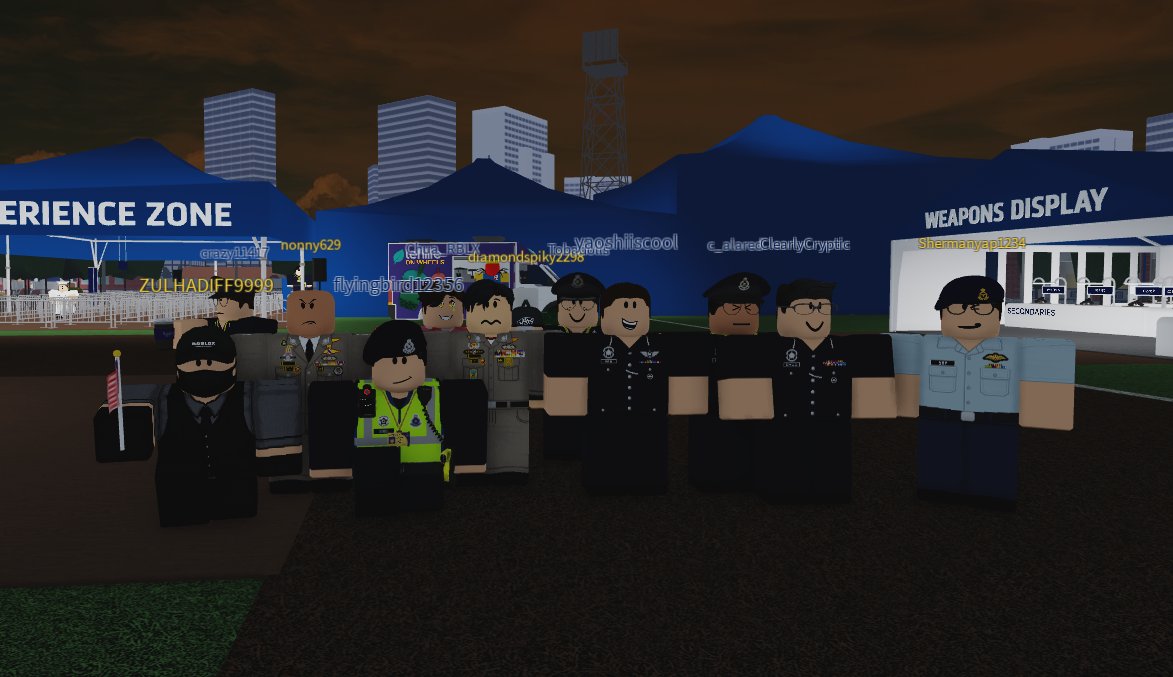 RBLX_RTP's tweet photo. Yesterday afternoon, the Commissioner-General of Royal Thai Police visited @RBLXMYS_Polis Open house. Royal Thai Police look forward for our police relation with Royal Malaysia Police. https://t.co/gHfmsu1niF