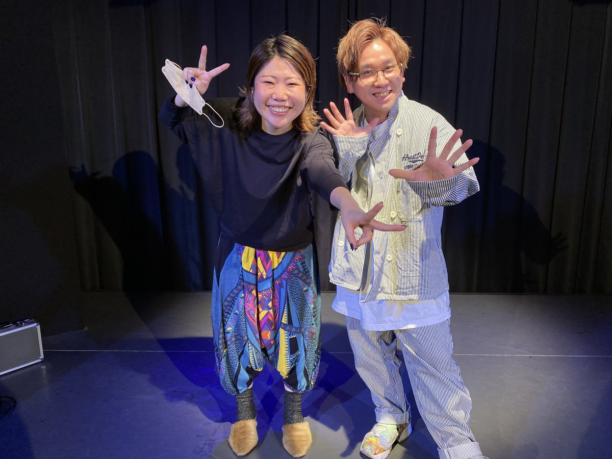 Mitsumi_0802's tweet photo. ほんで‼️‼️
ゲストの閑歳‼️‼️
作家のつじむー‼️‼️
まーーじでありがとうっっ‼️‼️‼️
自由すぎるうちを完璧にサポートしてくれる2人っっ💪🏻🔥
感謝しかないっっ😆❤️‍🔥
ほんで閑歳との2ショット写真があんまりないのもいつもの事‼️‼️笑
ほんまにありがとうっっ😆✨✨
次は5月か６月やっっ🔥🔥 https://t.co/KLZcRk2EUc