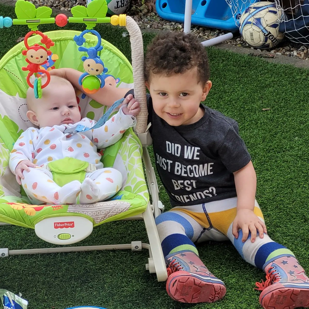 OnlyEssJay's tweet photo. I am the luckiest mummy ever 💖 ❤️💙💙 https://t.co/ANBpTBUjXL