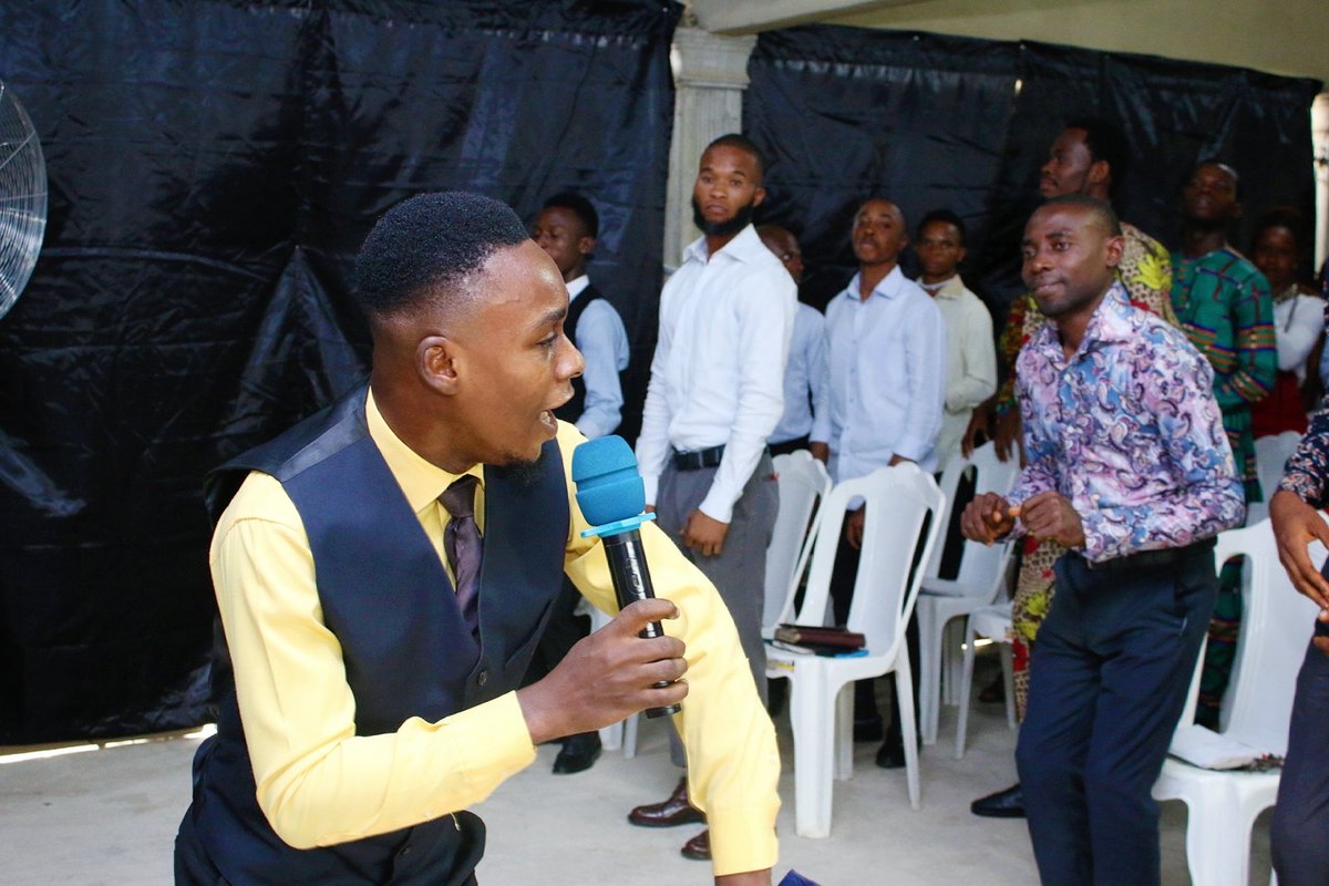 iamdking7's tweet photo. I can't be less of what you made me
I'm made for PRAISE and that's what I'll do 

#Light_Bearer 💡
#Fire_Carrier 🔥🔥
#Praise_Vessel 💃

#D_King 👑 https://t.co/FCoOTkqDjM