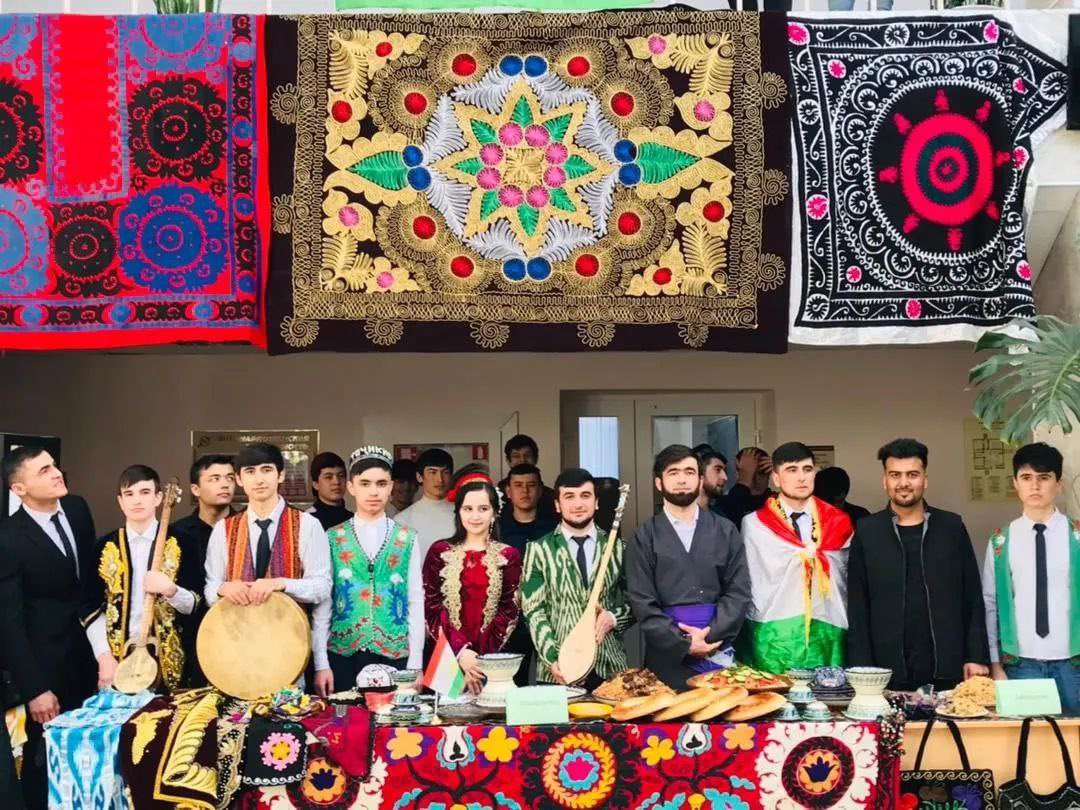 TajikUnity's tweet image. The gathering of Tajiks from Tajikistan, Kyrgyzstan, Afghanistan, Russia &amp;amp; Uzbekistan for the occasion of Navrūz 💚