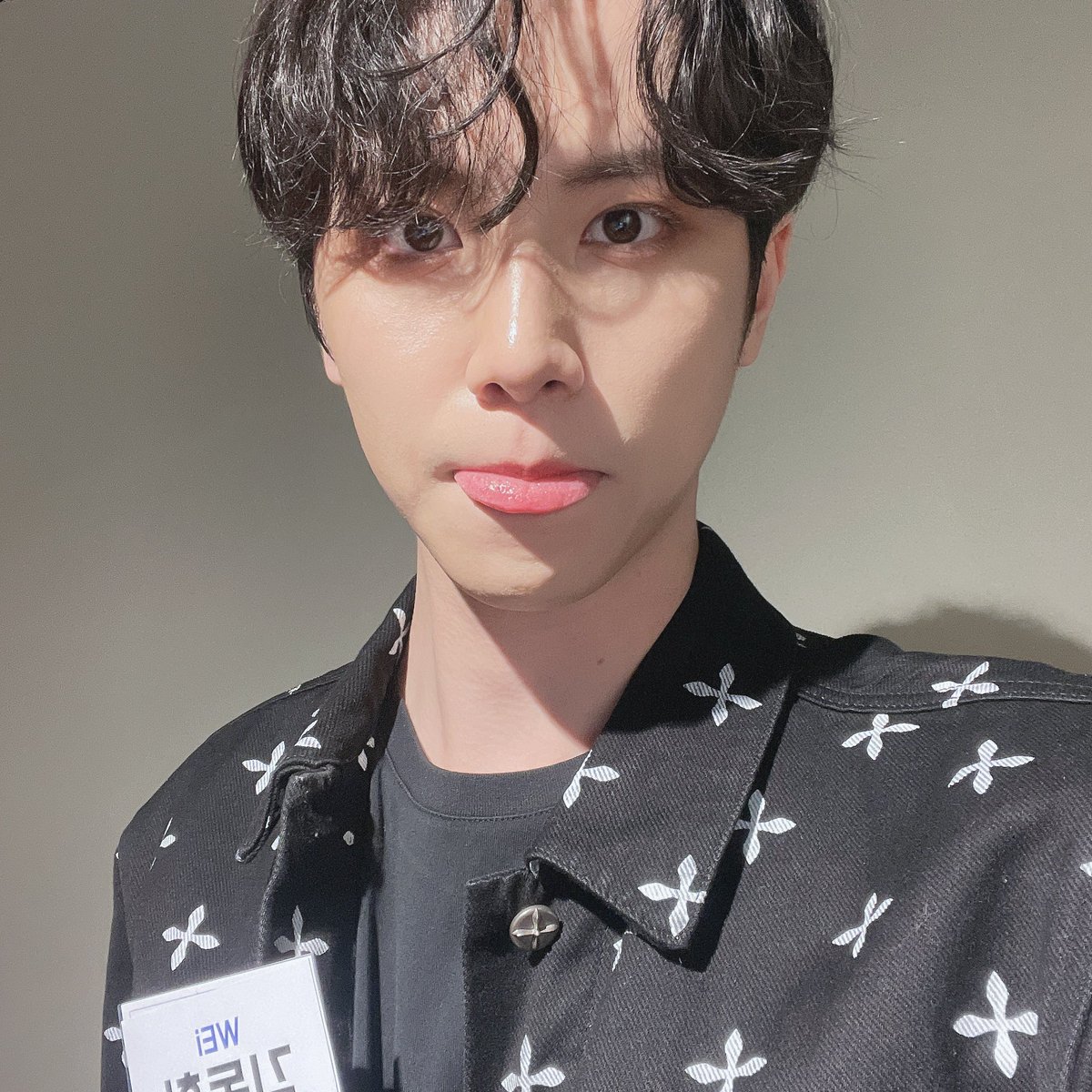 not daehyeon related, but this is my new favorite picture of donghan