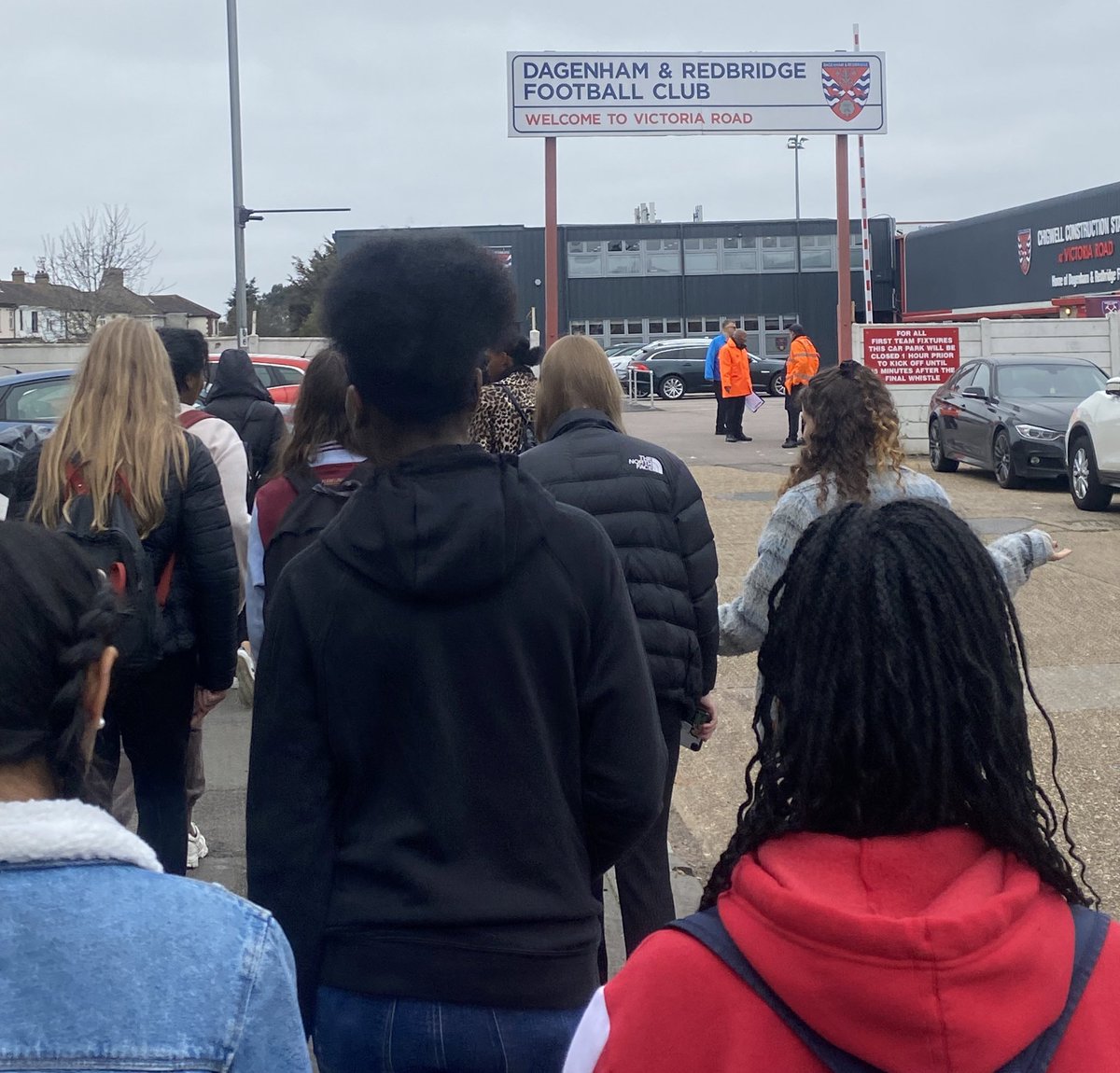 Some very excited Year 9+8s on their way to see <a href="/westhamwomen/">West Ham United Women</a> <a href="/Dag_RedFC/">Dagenham & Redbridge</a> 

After teaching them a couple football chants they were LOVING IT ⚽️

#COYI

#WeAreFGCS