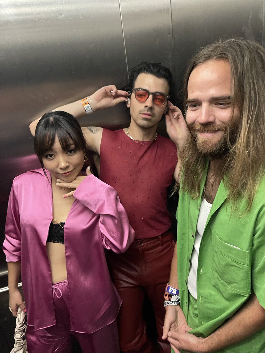 DNCE's tweet photo. FAIRLY ODD PARENTS GOT NOTHING ON US ✨🧚‍♂️ https://t.co/yImC3E0XWl
