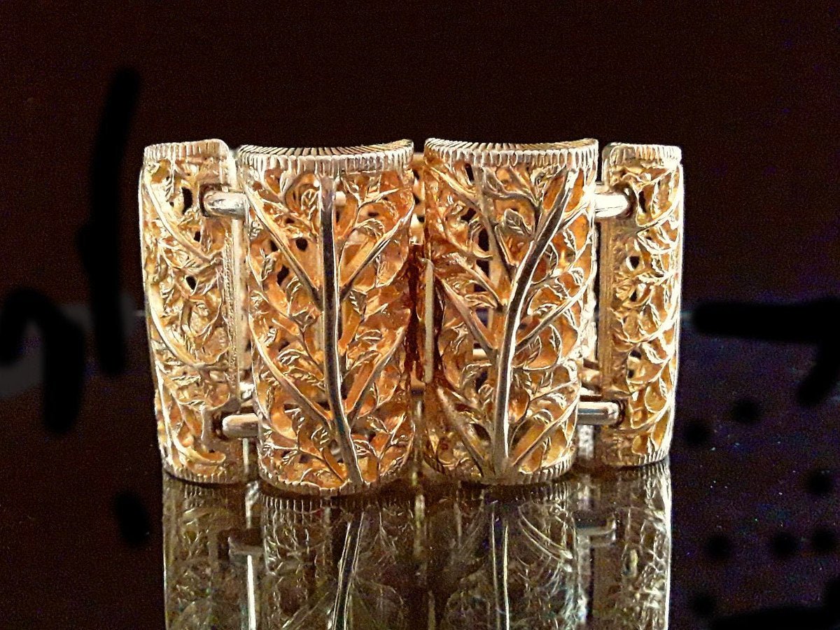 renaissancefai's tweet photo. LUCIEN PICCARD Floral Filigree Bracelet, Gold Plate, 7 Columns, Chunky Vintage https://t.co/pYaKcyffwj #gold #floral #no #women #largechunky #lucienpiccard #linkbracelet #goldplategoldtone #designer https://t.co/qqeeOllpCE