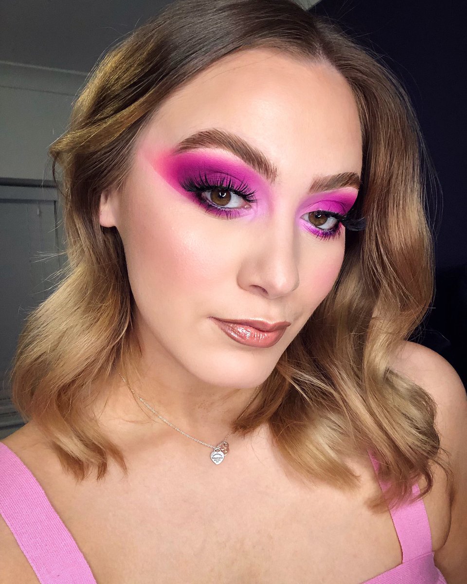 beccasycamore's tweet photo. GRWM: Pink Glam (Stacey Marie Inspired Makeup) 💗 https://t.co/LH7bpDstxB https://t.co/RPxR4jlxxL