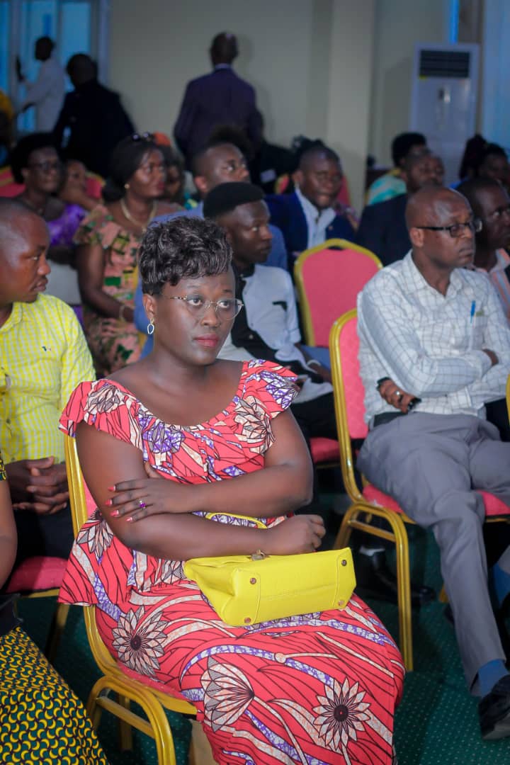 le_sangwe's tweet photo. Imboneka rimwe mugisagara ca Bujumbura Aho imvukira z'igisagara z'ifadikanije n'indongozi z'igisagara zatunganije inama yo guhanahana ivyiyumviro kw'iterambere ry'igisagara ca Bujumbura Mairie bisunz icivugo ca Nyenicubahiro umukuru w'igihugu cacu duti TURIKUMWE TWESE BIRASHOBOKA https://t.co/NQMEQzzHHU