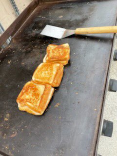 HomeOakbrook's tweet photo. Ops ASM Vickie and Rising Star Linda took on the Chef role Saturday! 
Thank you for the pizza puffs, grilled cheese and fries!🥪🍟🍕

#SuccessSharing https://t.co/IZ53bqEaaY