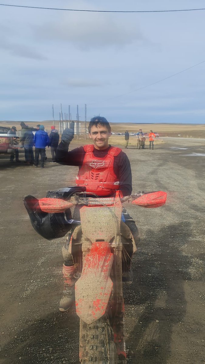 patagoniaracing's tweet photo. Felicitaciones!
Pablo Lorca logró finalizar su primer Vuelta a Tierra del Fuego arribando 4⁰ en Moto Experto y 8⁰ en la general.
El manillar de Puerto Natales fue el único chileno presente en la edición 38 #vtdf https://t.co/eBe47GkhRj